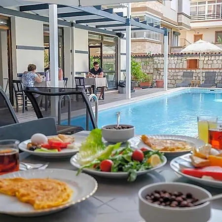 Bayram Hotel Çeşme